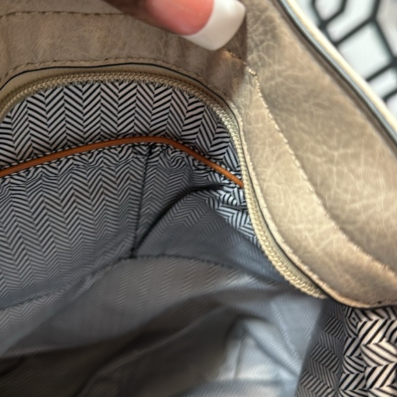 A vegan handbag, style type shoulder hobo cross-body with an extra strap - Picture 10 of 15